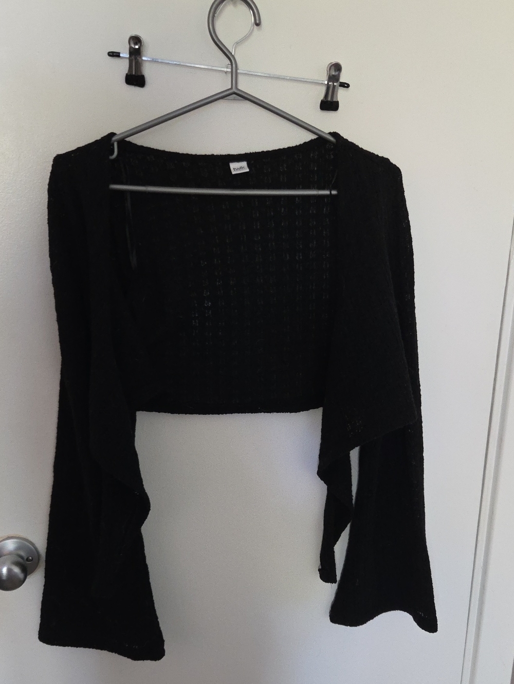 Simons Black Open-Front Cropped Sweater Shrug